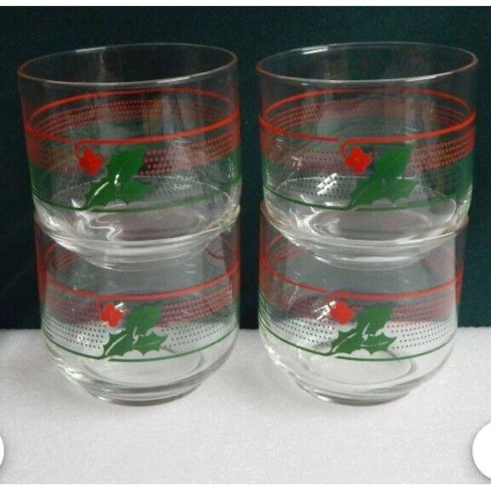 4 Christmas Holly Berry Holiday Juice Glasses Egg Nog‎ Cocktail 8oz Vintage EUC